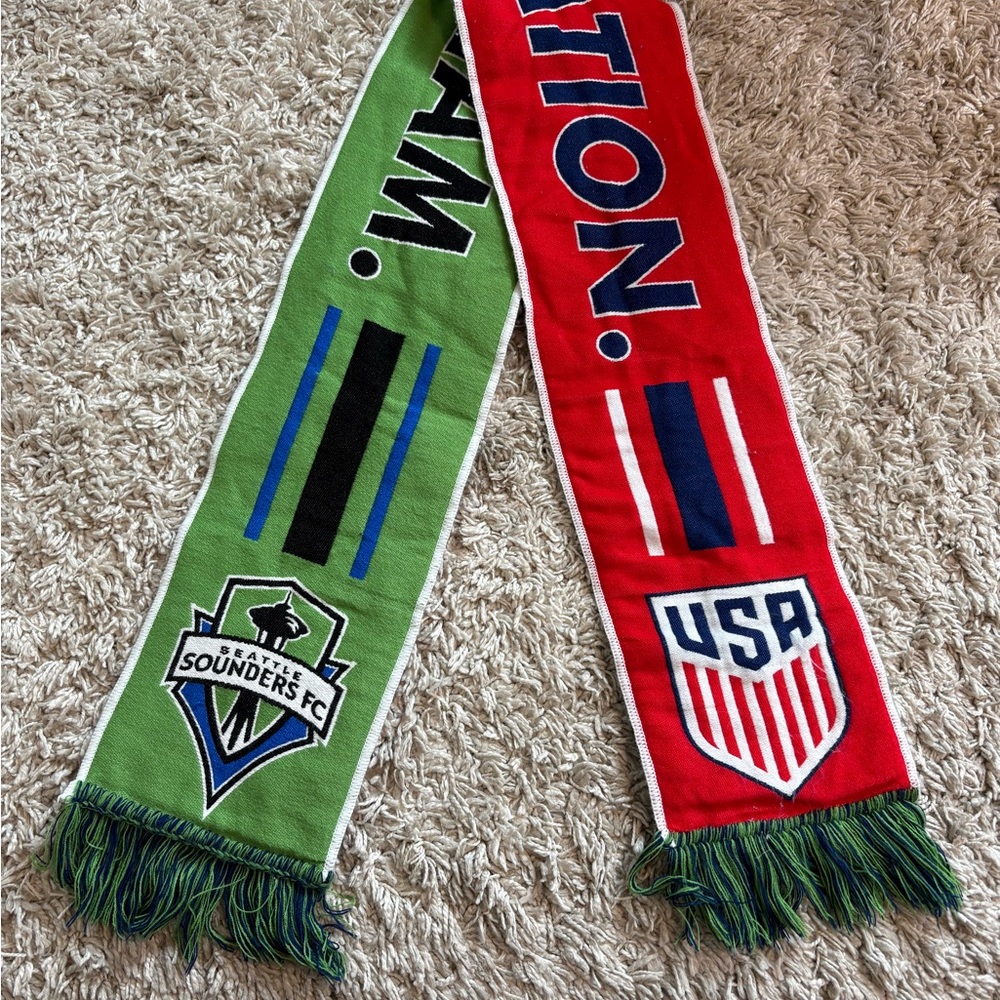 Sounders FC and USA reversible 60” Soccer Scarf, good condition